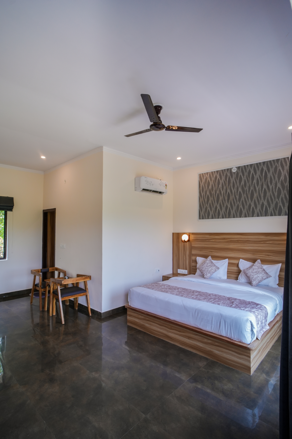 Premium room with balcony-4