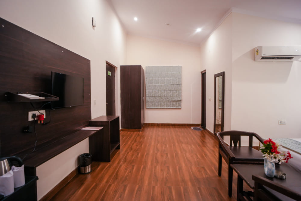 Superior garden view room-5